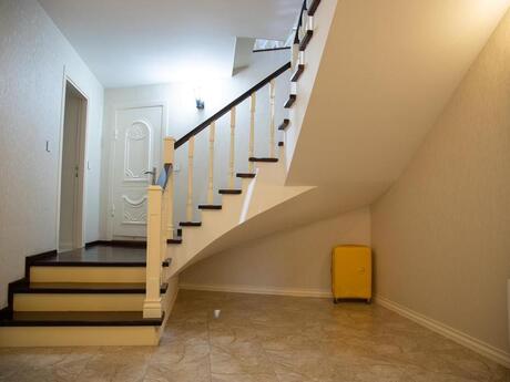11 otaqlı həyət evi/bağ evi - Neftçilər m. - 620 m²