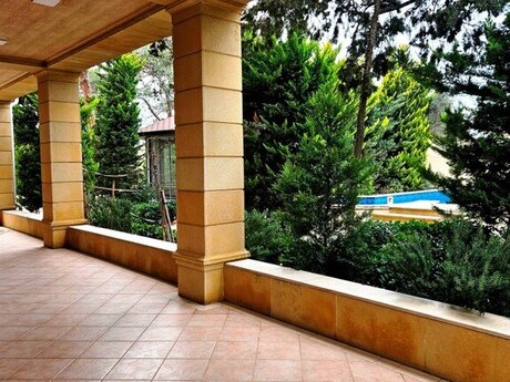 6 otaqlı həyət evi/bağ evi - Mərdəkan q. - 400 m²