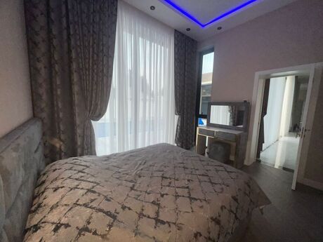4 otaqlı həyət evi/bağ evi - Novxanı q. - 300 m²