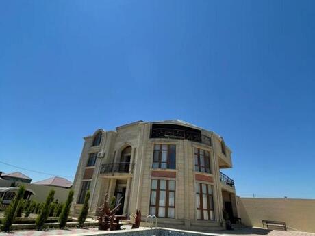 4 otaqlı həyət evi/bağ evi - Novxanı q. - 300 m²
