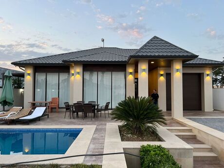 5 otaqlı həyət evi/bağ evi - Mərdəkan q. - 240 m²