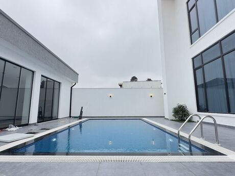 6 otaqlı həyət evi/bağ evi - Mərdəkan q. - 450 m²