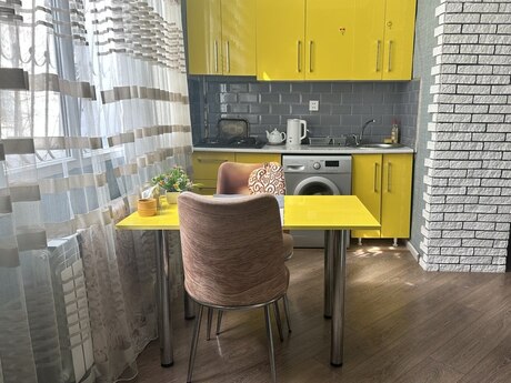 2 otaqlı köhnə tikili - Sahil m. - 64 m²