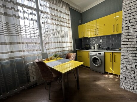 2 otaqlı köhnə tikili - Sahil m. - 64 m²