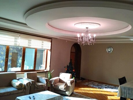 8 otaqlı həyət evi/bağ evi - Bakıxanov q. - 280 m²