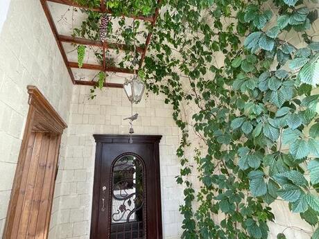 6 otaqlı həyət evi/bağ evi - Quba - 280 m²