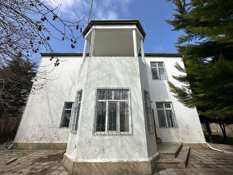 10 otaqlı həyət evi/bağ evi - Xaçmaz - 232 m²