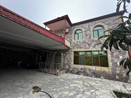 7 otaqlı həyət evi/bağ evi - Bakıxanov q. - 290 m²