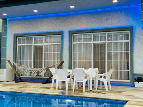 4 otaqlı həyət evi/bağ evi - Mərdəkan q. - 170 m²