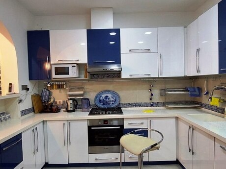 5 otaqlı köhnə tikili - Sahil m. - 160 m²