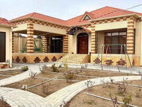 4 otaqlı həyət evi/bağ evi - Şüvəlan q. - 200 m²