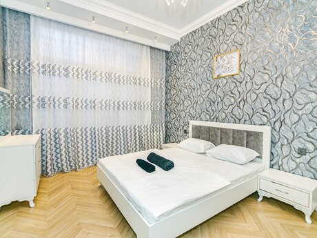 2-комн. новостройка - м. Сахил - 65 м²