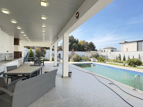 8 otaqlı həyət evi/bağ evi - Mərdəkan q. - 500 m²