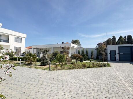 8 otaqlı həyət evi/bağ evi - Mərdəkan q. - 500 m²