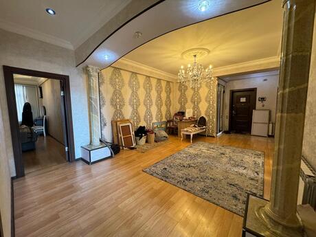 4 otaqlı mənzil, 137 m², Nizami: 320 000 ₼ 5