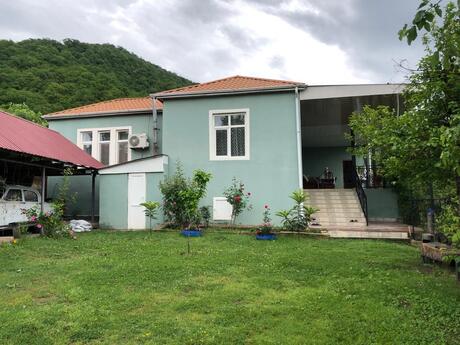 4 otaqlı həyət evi/bağ evi - Qax - 120 m²