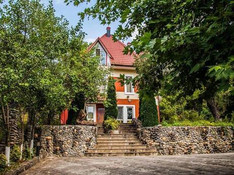 7 otaqlı həyət evi/bağ evi - Quba - 330 m²