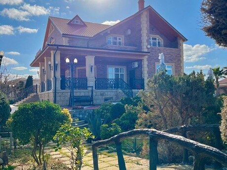 5 otaqlı həyət evi/bağ evi - Mərdəkan q. - 450 m²