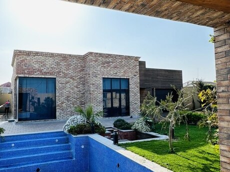 4 otaqlı həyət evi/bağ evi - Şüvəlan q. - 190 m²