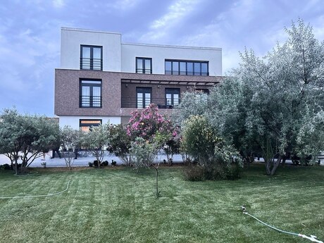 8-комн. дом/дача - пос. Нардаран - 500 м²