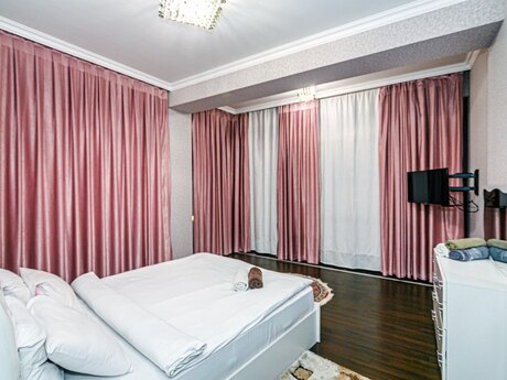 4-room apartment for rent, 252 m², İçəri Şəhər: 120 ₼/mo 5