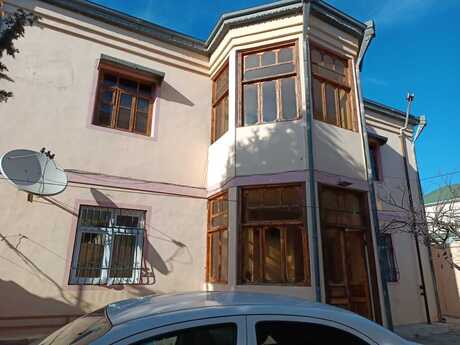8 otaqlı həyət evi/bağ evi - Qara Qarayev m. - 480 m²