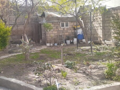 8 otaqlı həyət evi/bağ evi - Qara Qarayev m. - 480 m²