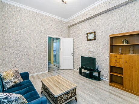2-комн. новостройка - м. Низами - 80 м²