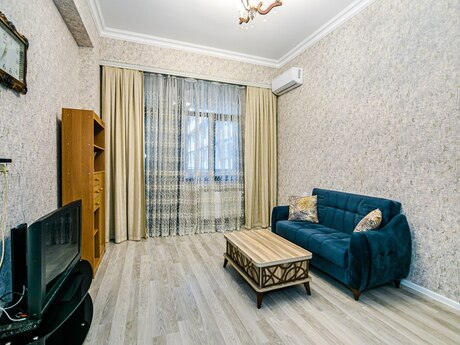 2-комн. новостройка - м. Низами - 80 м²