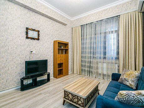 2-комн. новостройка - м. Низами - 80 м²