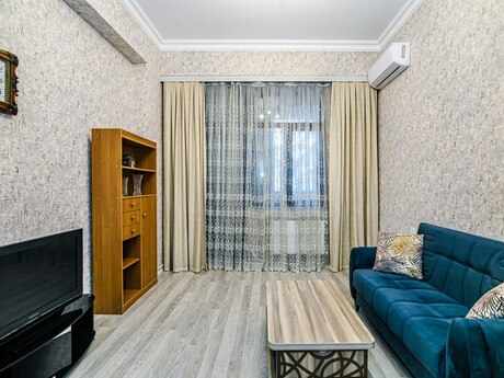 2-комн. новостройка - м. Низами - 80 м²