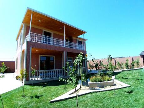4 otaqlı həyət evi/bağ evi - Mərdəkan q. - 200 m²