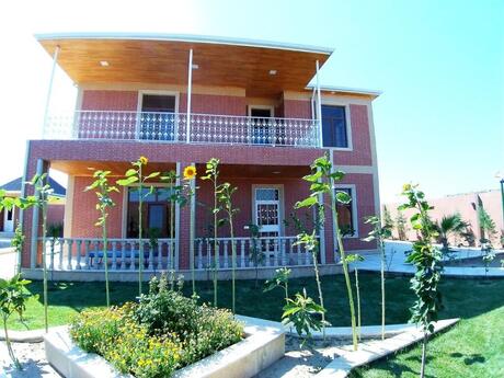 4 otaqlı həyət evi/bağ evi - Mərdəkan q. - 200 m²