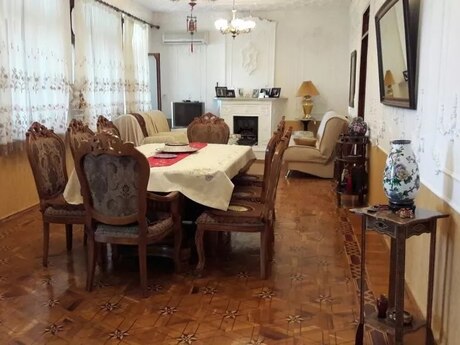 6 otaqlı həyət evi/bağ evi - Masazır q. - 360 m²