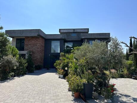 4 otaqlı həyət evi/bağ evi - Şüvəlan q. - 300 m²