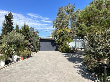 4 otaqlı həyət evi/bağ evi - Şüvəlan q. - 300 m²