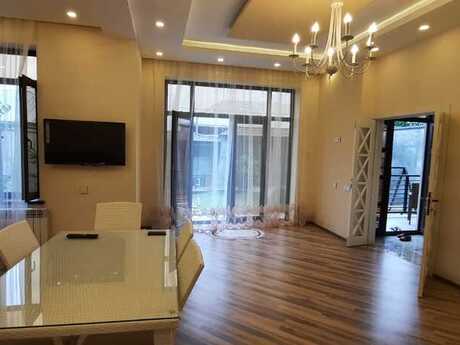 6 otaqlı həyət evi/bağ evi - Şəki - 250 m²