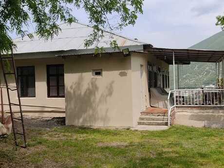 4 otaqlı həyət evi/bağ evi - Şəki - 100 m²