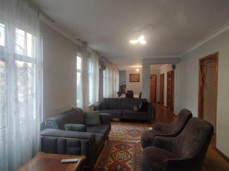 5 otaqlı köhnə tikili - 28 May m. - 200 m²