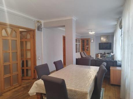 5 otaqlı mənzil, 200 m², 28 May: 450 000 ₼ 5