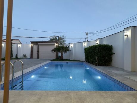 4 otaqlı həyət evi/bağ evi - Mərdəkan q. - 190 m²