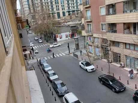 Объявление №4333368 - Баку, м. 28 мая, 3-комн., 100 м², 4/6 этаж