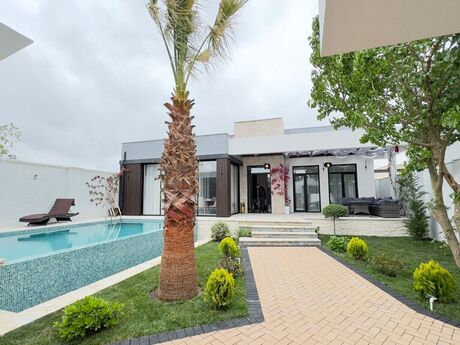 5 otaqlı həyət evi/bağ evi - Mərdəkan q. - 220 m²