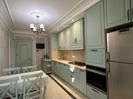 6 otaqlı yeni tikili - Həzi Aslanov m. - 220 m²