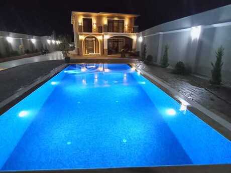 5 otaqlı həyət evi/bağ evi - Albalılıq q. - 210 m²