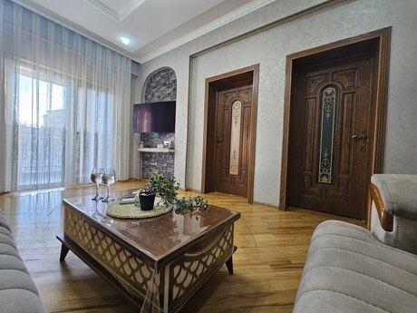 3 otaqlı yeni tikili - 28 May m. - 90 m²