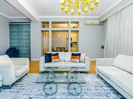 4 otaqlı yeni tikili - 28 May m. - 180 m²