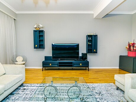 4 otaqlı yeni tikili - 28 May m. - 180 m²