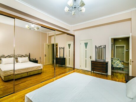 4 otaqlı yeni tikili - 28 May m. - 180 m²