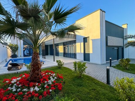 5 otaqlı həyət evi/bağ evi - Mərdəkan q. - 300 m²